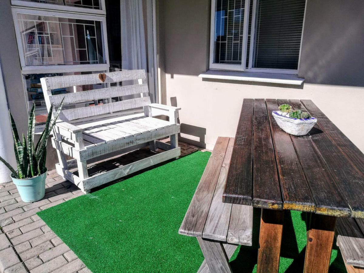 Due South Guest House Langebaan Exterior photo